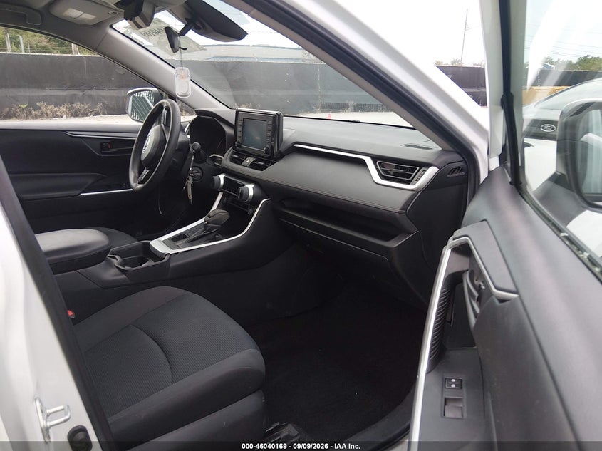 2019 TOYOTA RAV4 auction photo 5