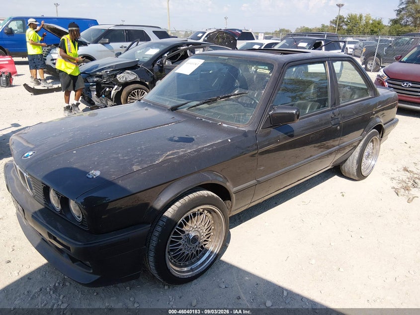 1991 BMW 318 auction photo 2