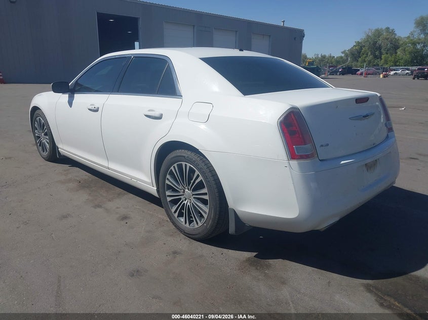 2013 CHRYSLER 300 SEDAN 5.7L V-8 VVT, REGULAR , 363HP