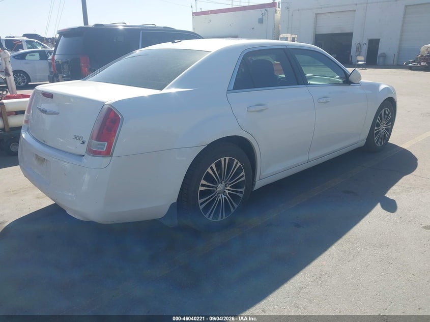 2013 CHRYSLER 300 SEDAN 5.7L V-8 VVT, REGULAR , 363HP