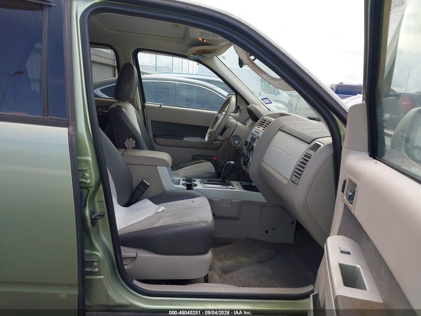 2009 MERCURY MARINER auction photo 5