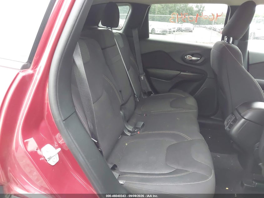 2016 JEEP CHEROKEE auction photo 8