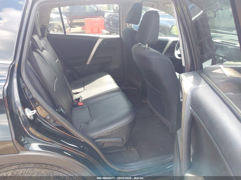 TOYOTA RAV4 - zdjęcie 8
