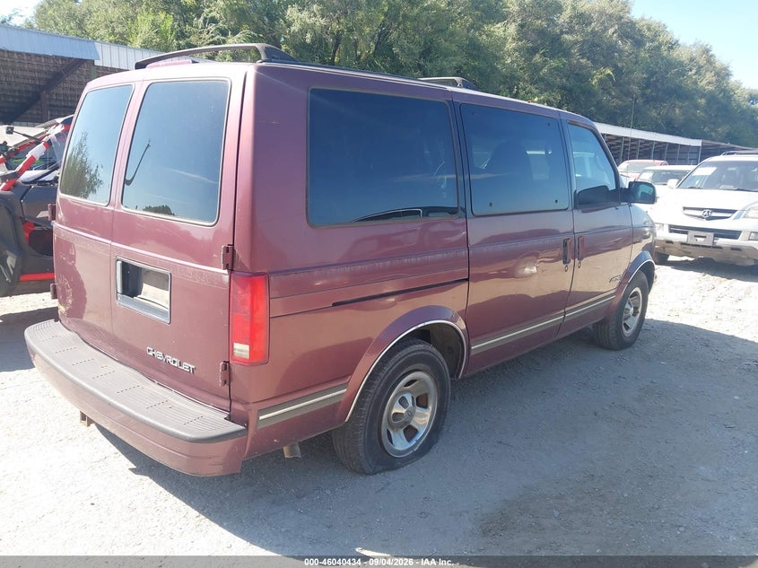 1997 CHEVROLET ASTRO auction photo 4