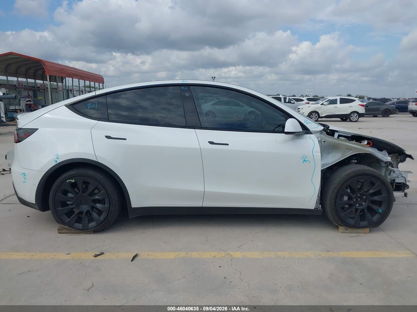 TESLA MODEL Y - zdjęcie 14