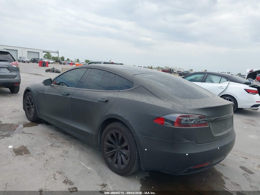 TESLA MODEL S - zdjęcie 3