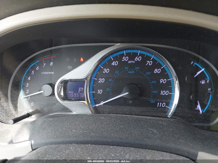 2011 TOYOTA SIENNA auction photo 7