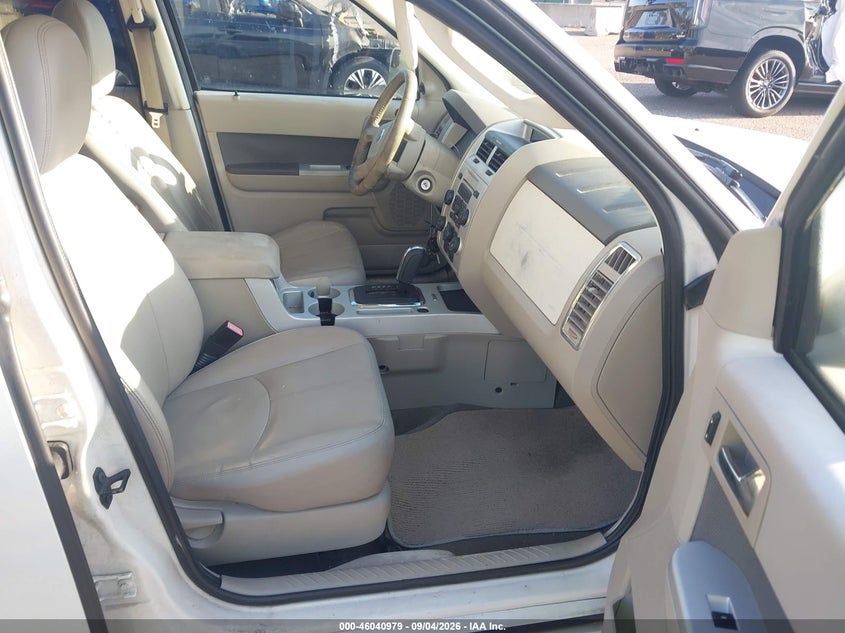 2010 MERCURY MARINER auction photo 5