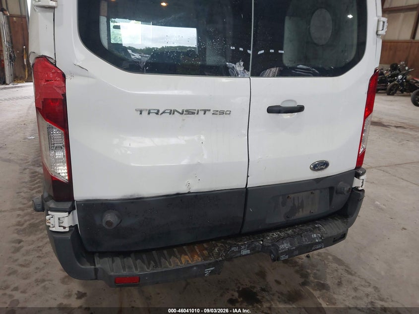 2015 FORD TRANSIT-250 auction photo 6