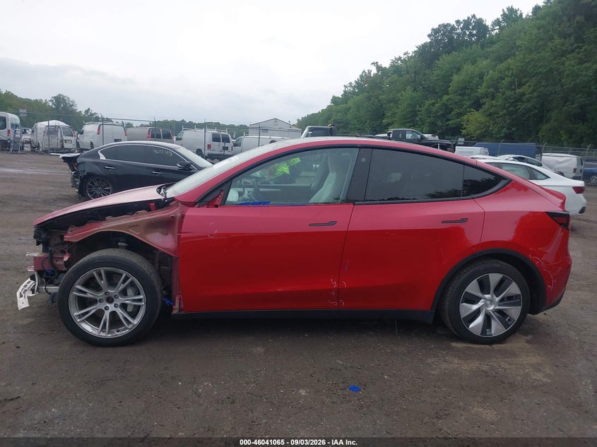 TESLA MODEL Y - zdjęcie 15