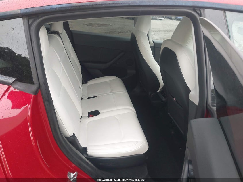 TESLA MODEL Y - zdjęcie 8