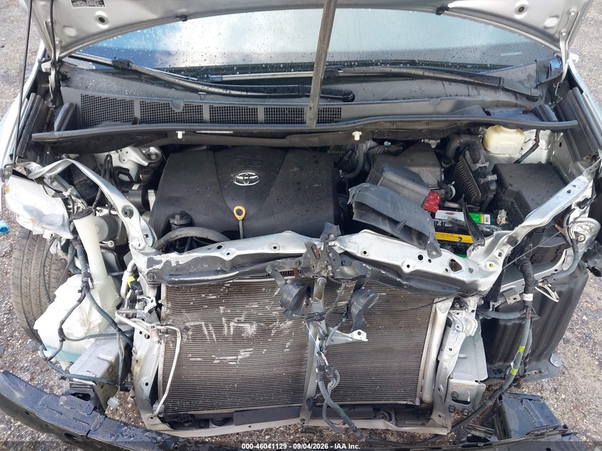 TOYOTA SIENNA - zdjęcie 10