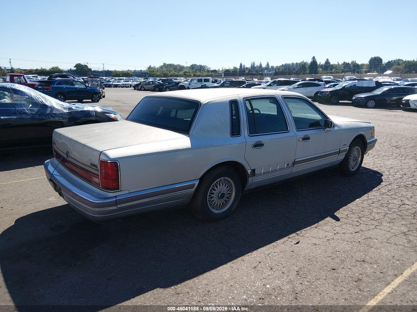 1990 LINCOLN TOWN CAR auction photo 4