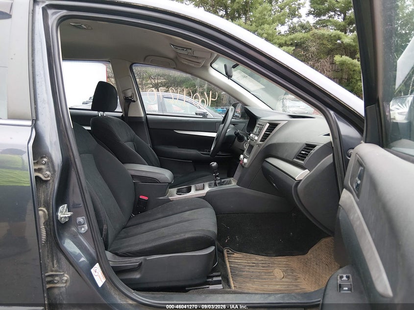 2013 SUBARU OUTBACK auction photo 5