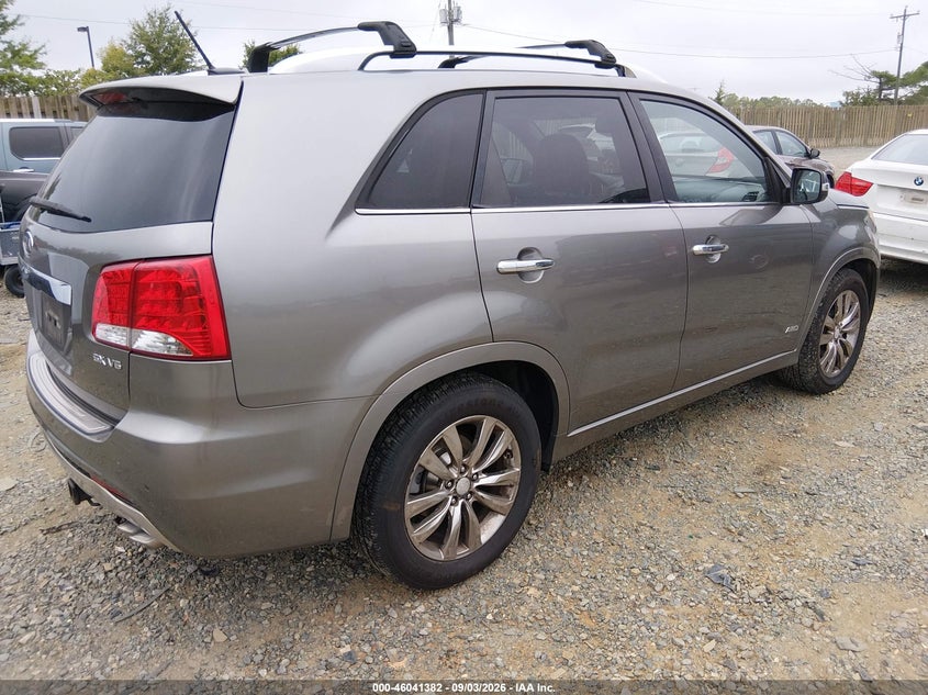 2013 KIA SORENTO auction photo 4