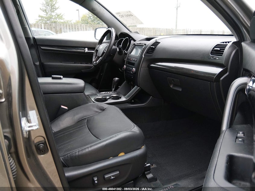 2013 KIA SORENTO auction photo 5