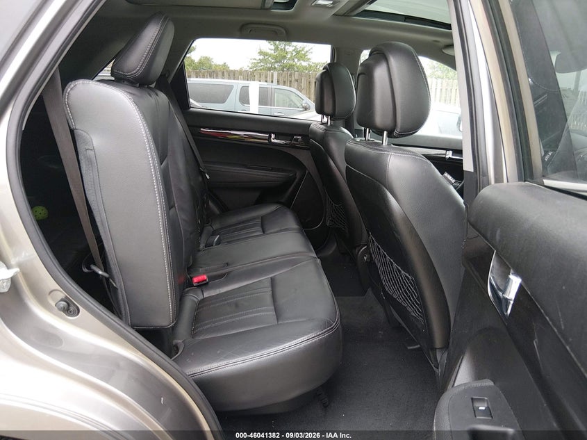 2013 KIA SORENTO auction photo 8