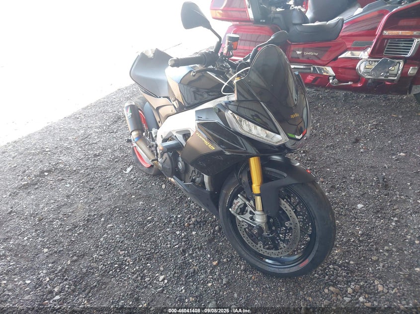 2022 Aprilia Tuono V4