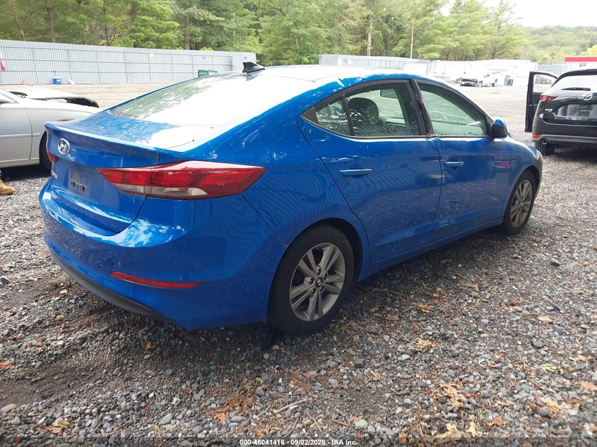 2017 HYUNDAI ELANTRA auction photo 4