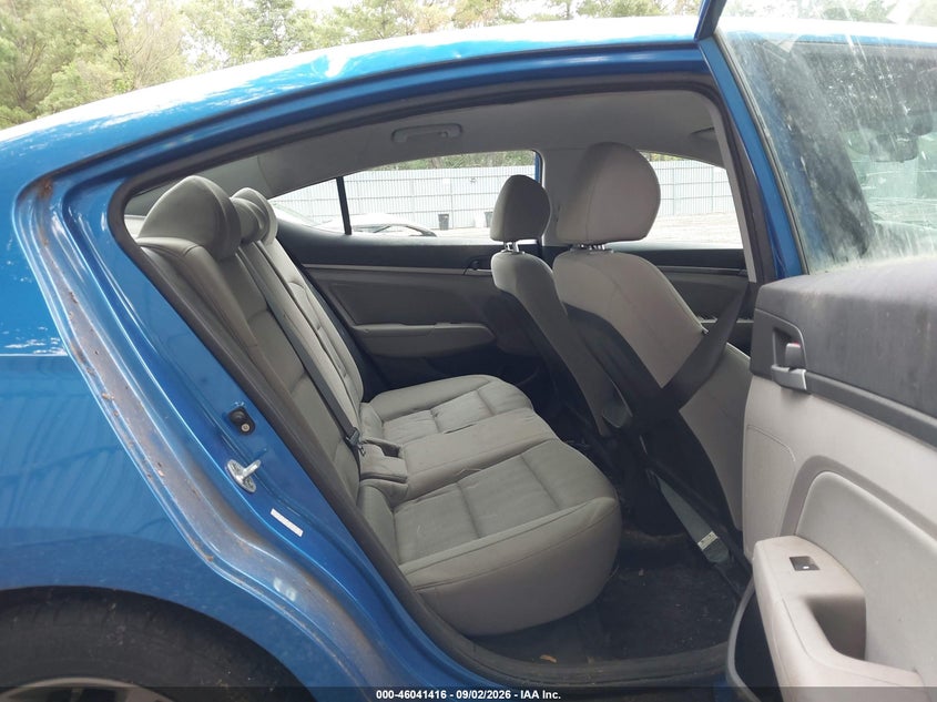 2017 HYUNDAI ELANTRA auction photo 8