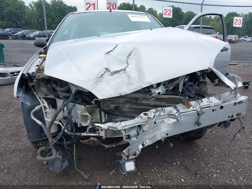 2005 FORD FOCUS auction photo 6