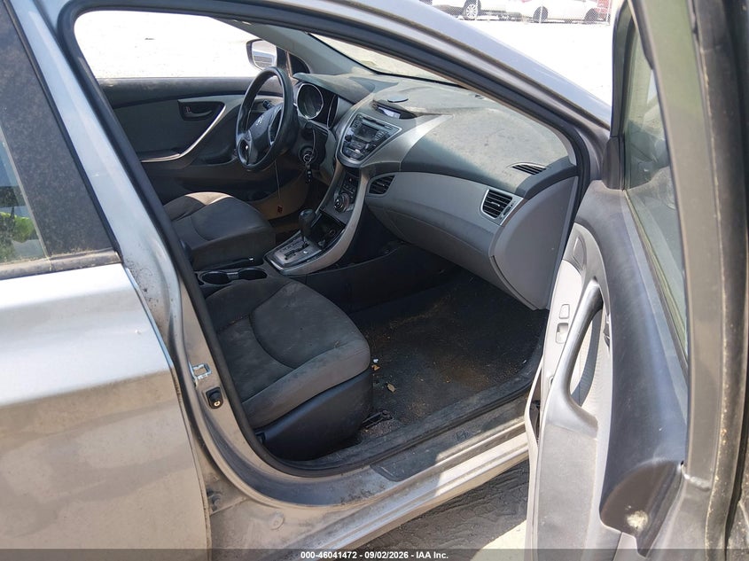 2013 HYUNDAI ELANTRA auction photo 5