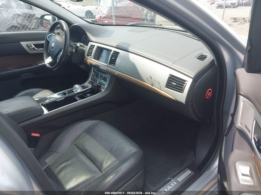 JAGUAR XF - zdjęcie 5
