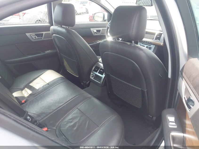 JAGUAR XF - zdjęcie 8