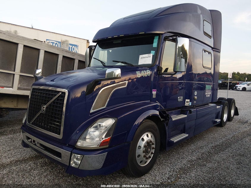 2015 VOLVO VN auction photo 2