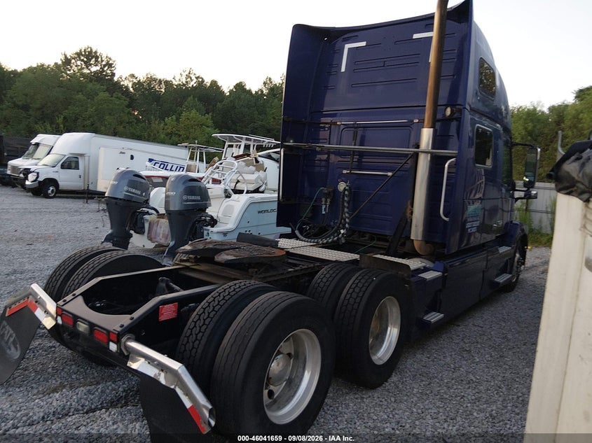 2015 VOLVO VN auction photo 4