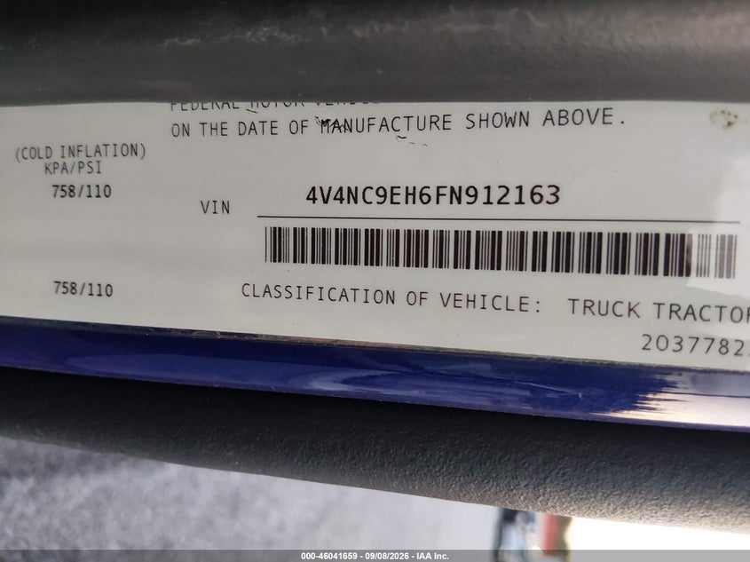 2015 VOLVO VN auction photo 8