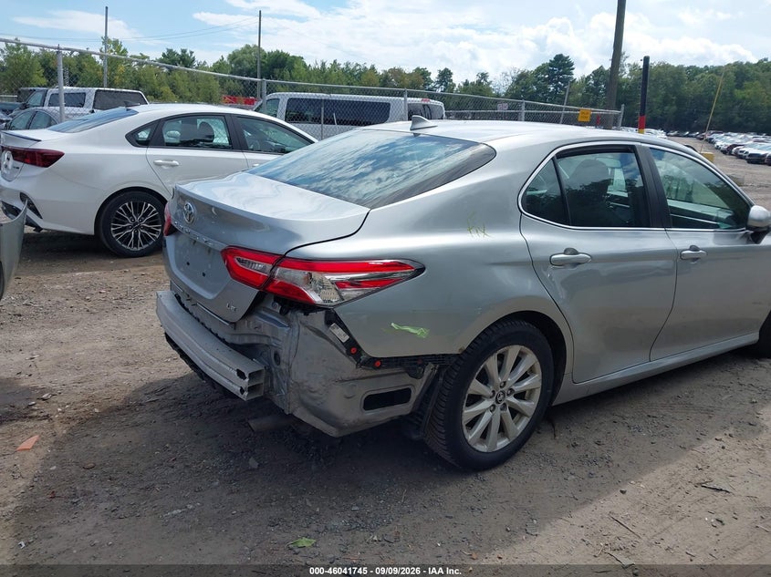 TOYOTA CAMRY - zdjęcie 4