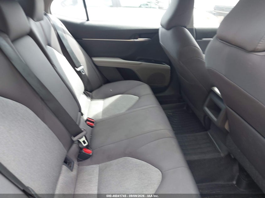 TOYOTA CAMRY - zdjęcie 8