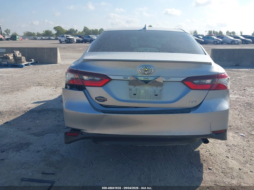 TOYOTA CAMRY - zdjęcie 16