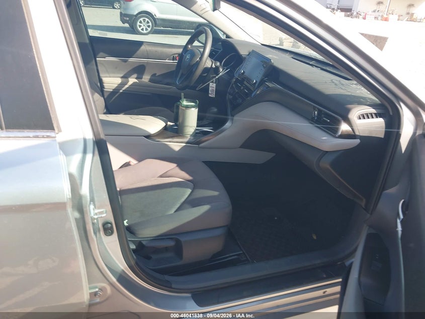 TOYOTA CAMRY - zdjęcie 5