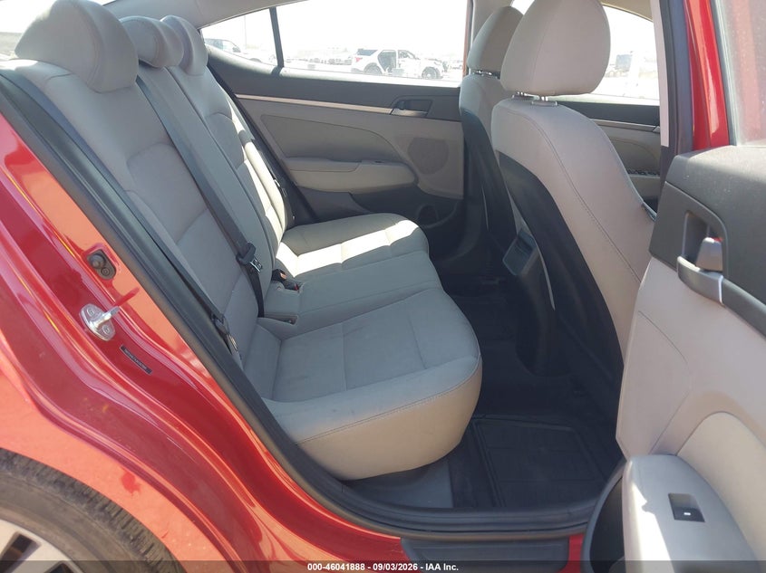 2018 HYUNDAI ELANTRA auction photo 8