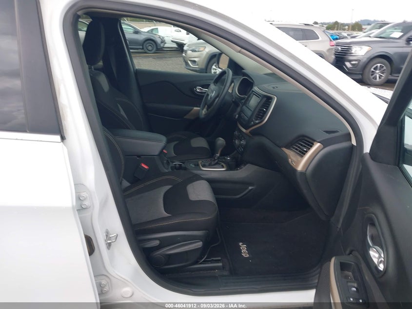 JEEP CHEROKEE 2018 VIN 1C4PJMCB0JD528583