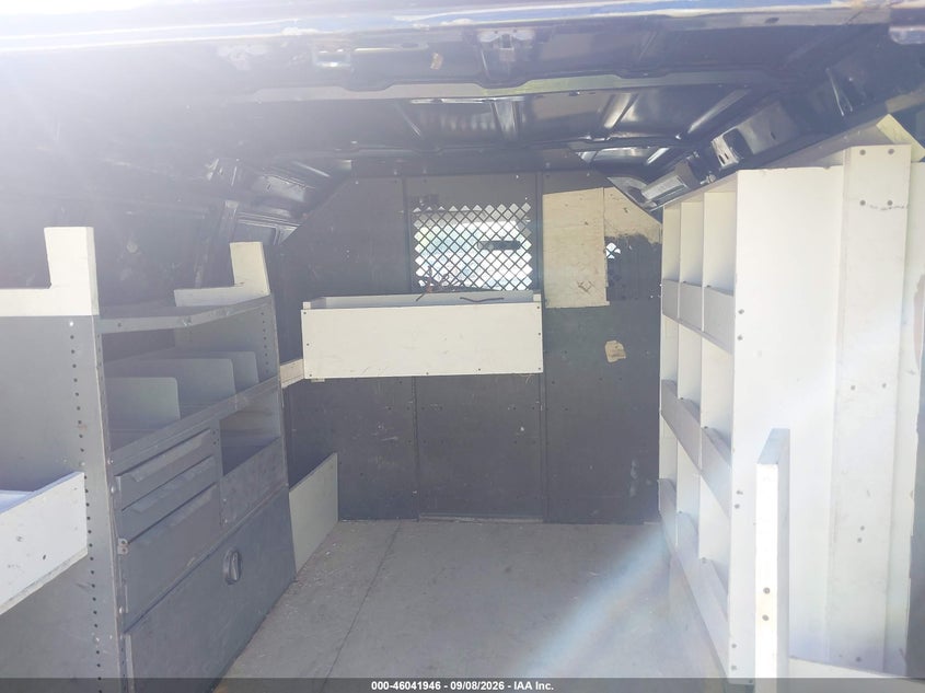 2004 FORD E-250 auction photo 8
