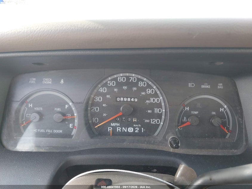 FORD CROWN VICTORIA 1999 VIN 2FAFP74W8XX153966