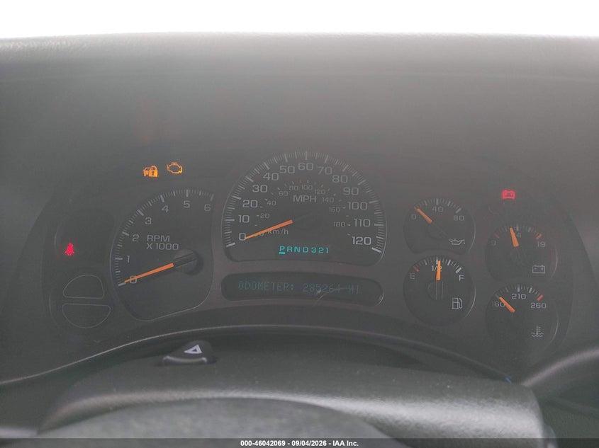 2004 CHEVROLET SUBURBAN 1500 auction photo 7