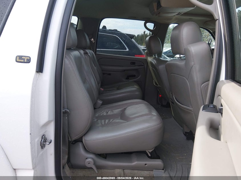 2004 CHEVROLET SUBURBAN 1500 auction photo 8