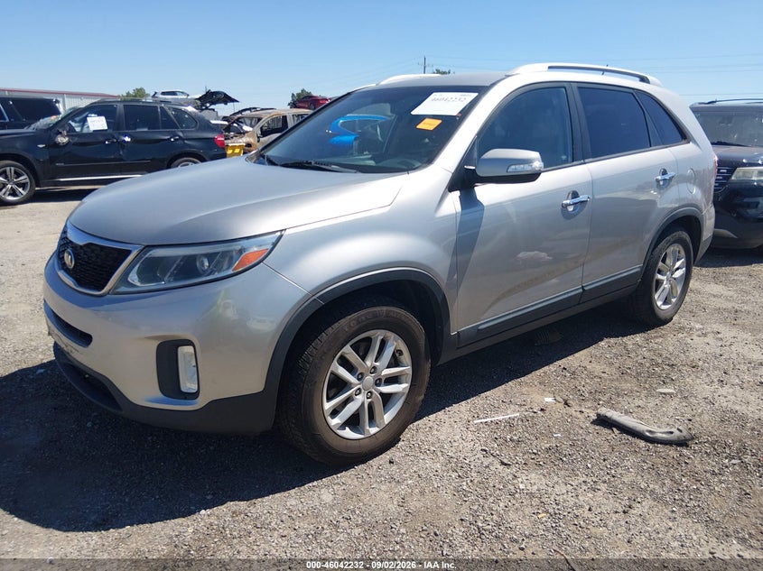 2015 KIA SORENTO auction photo 2