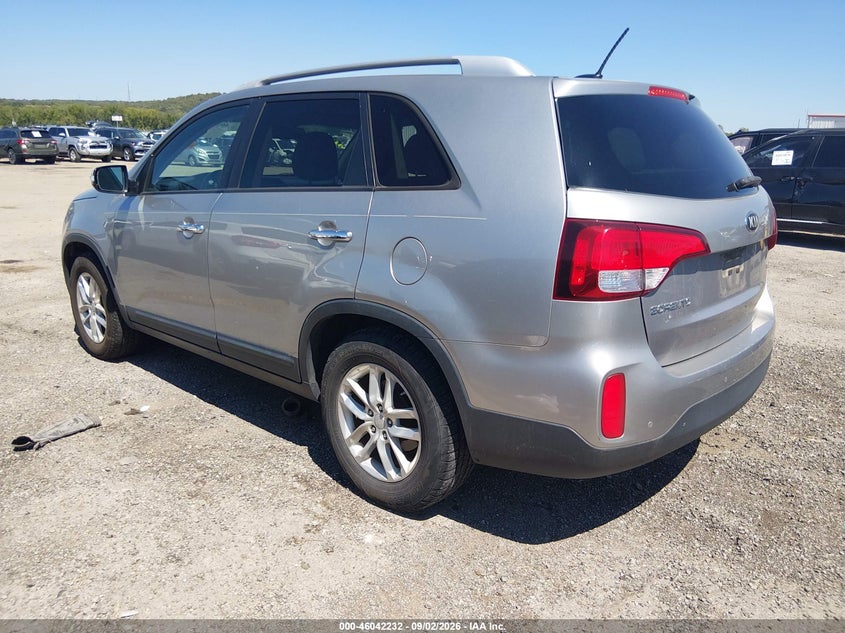 2015 KIA SORENTO auction photo 3