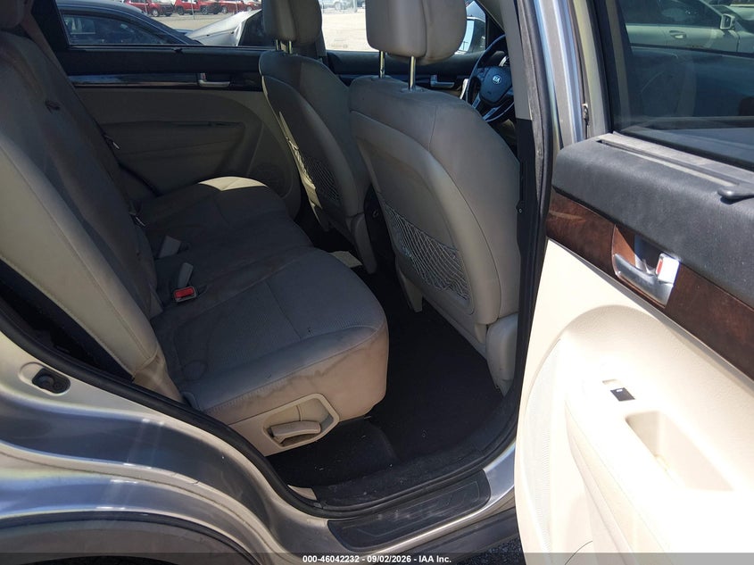 2015 KIA SORENTO auction photo 8