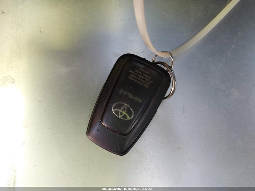 TOYOTA RAV4 - zdjęcie 11