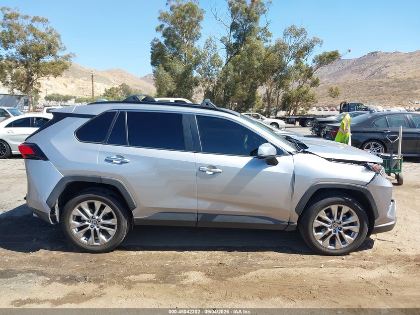 TOYOTA RAV4 - zdjęcie 13