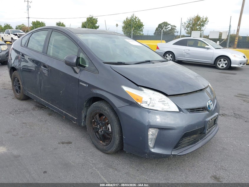 2013 TOYOTA PRIUS auction photo 1
