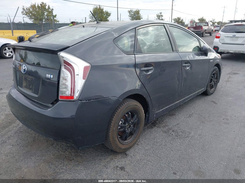 2013 TOYOTA PRIUS auction photo 4