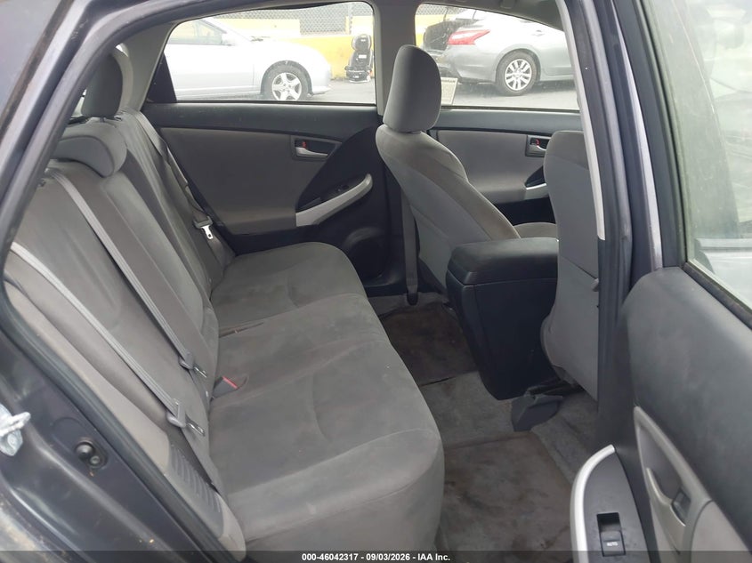 2013 TOYOTA PRIUS auction photo 8