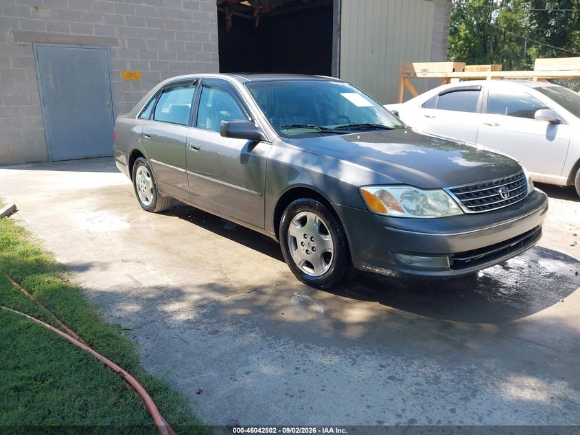 2004 TOYOTA AVALON auction photo 1